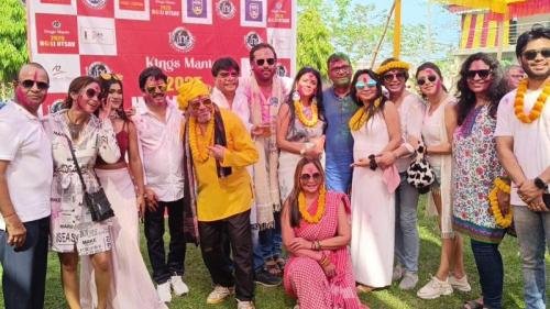 A-group-of-Tollywood-artists-enjoyed-the-Dol-festival-in-Sonarpur-2