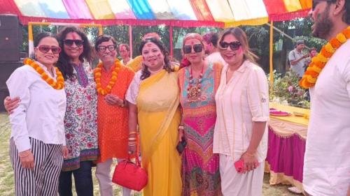 A-group-of-Tollywood-artists-enjoyed-the-Dol-festival-in-Sonarpur-3